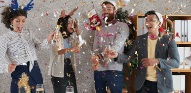 Fiestas: disminuye la carga viral del ambiente en lugares cerrados