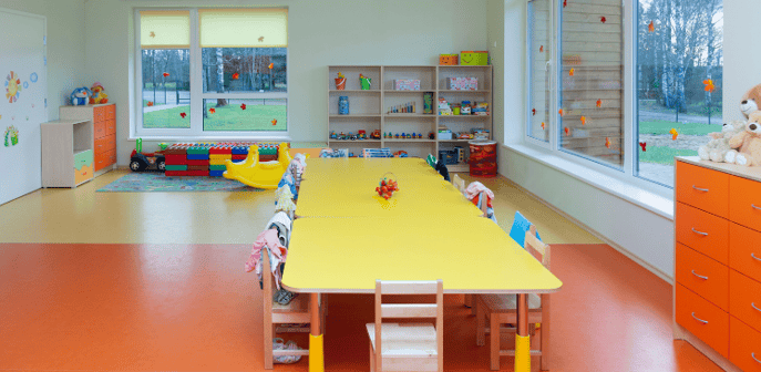 Purificador de aire en una sala de jardín infantil